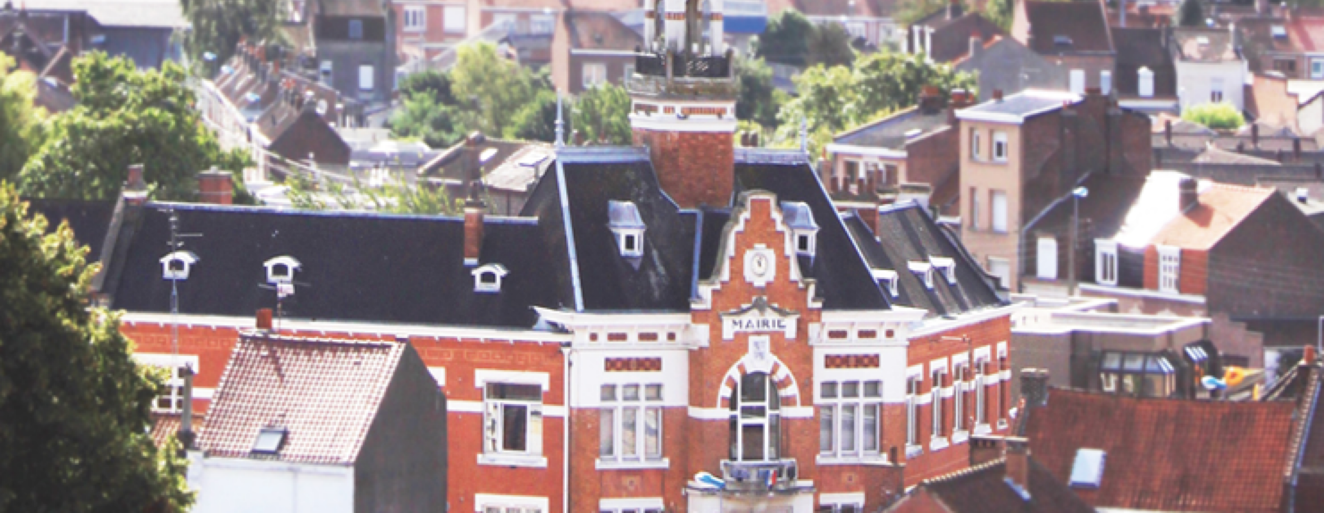 Vue aérienne de l'hôtel de ville de Faches-Thumesnil