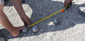 Image illustrant une partie de pétanque