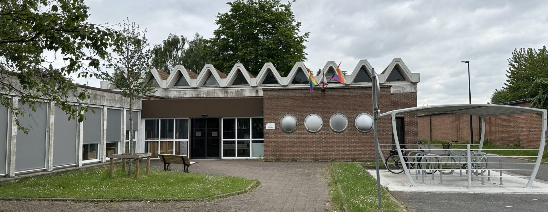 Vue de l'entrée de l'espace SolACiTé