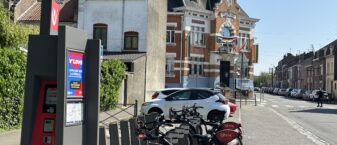 Station V'Lille dans la rue Roger Salengro