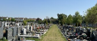 L'intérieur du cimetière