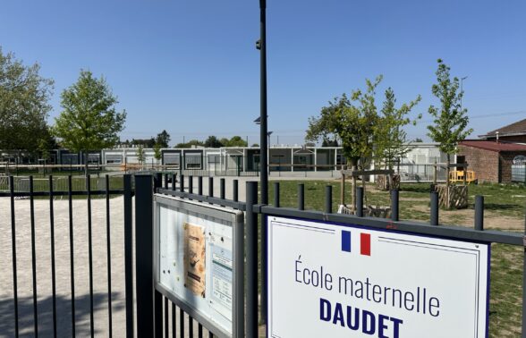 Entrée de l'école Daudet