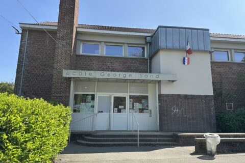 Devant de l'école George Sand