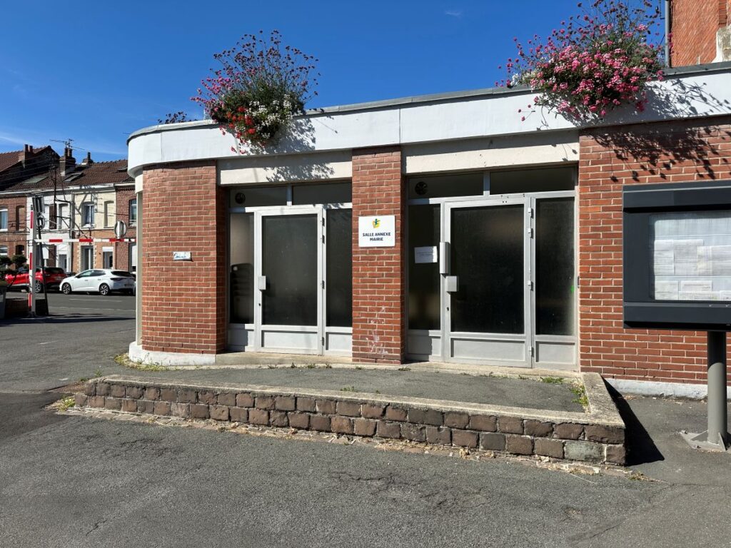 Photo de la salle annexe de l'Hôtel de ville - Agrandir l'image, fenêtre modale