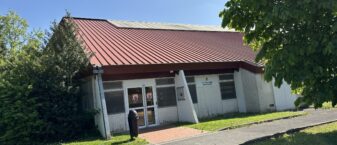 Photo de la façade du bâtiment de la salle de sport Jean Mermoz