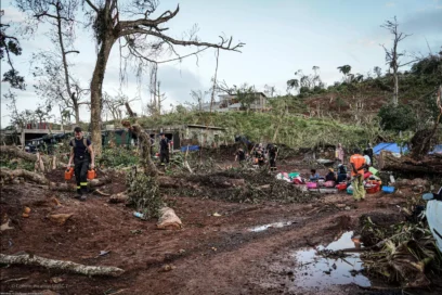 Image représentant l'île de Mayotte après le passage du Cyclone Chido - Agrandir l'image, fenêtre modale