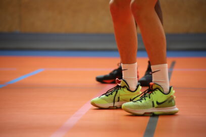 Image représentant les chaussures d'un basketteur lors d'un match - Agrandir l'image, fenêtre modale
