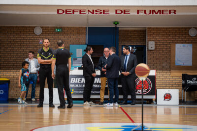 Agrandir l'image 3 sur 16, fenêtre modale