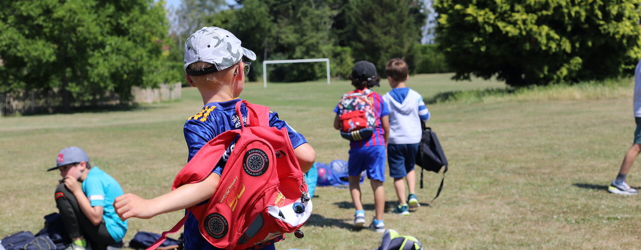 Image représentant des enfants participant aux activités de plein air proposées par les accueils de loisirs de la ville