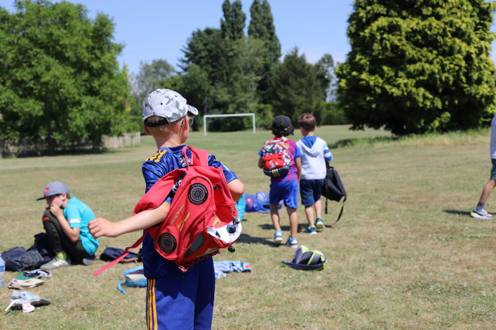 Image représentant des enfants participant aux activités de plein air proposées par les accueils de loisirs de la ville