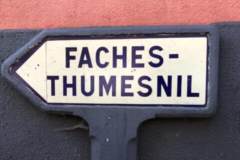 panneau d'entrée de ville