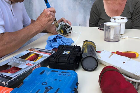 Image représentant le travail d'un groupe de travail citoyen lors d'un repair café