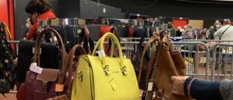 Image représentant une bourse bazar se déroulant à la salle Jacques Brel