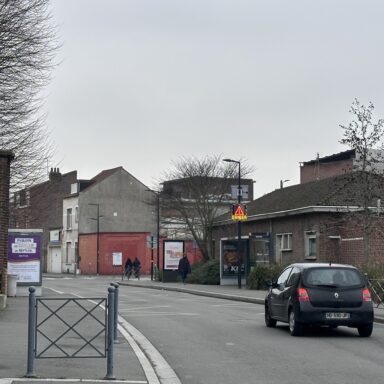 Image d'un radar pédagogique installé rue Carnot