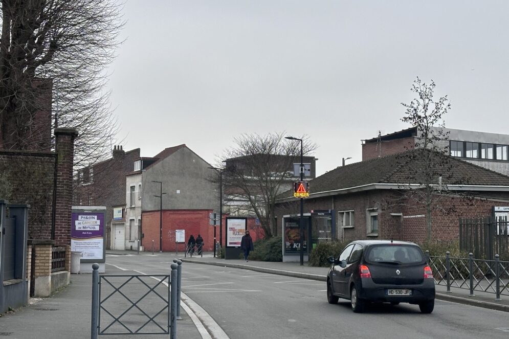 Image d'un radar pédagogique installé rue Carnot