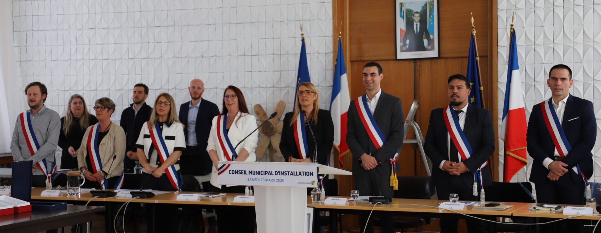 Photo de monsieur le Maire, Brice Lauret entouré de ses adjoints