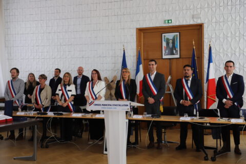 Photo de monsieur le Maire, Brice Lauret entouré de ses adjoints