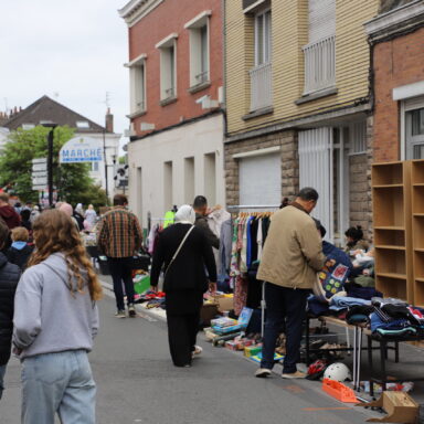 Image du marché aux puces du quartier de Thumesnil