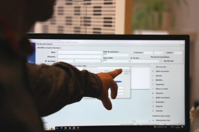 Image d'un écran de PC lors d'un tirage au sort des jurés d'assises - Agrandir l'image, fenêtre modale