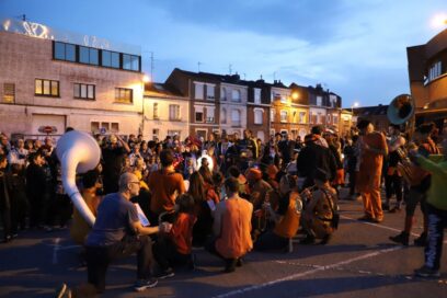 Défilé des allumoirs - Agrandir l'image, fenêtre modale